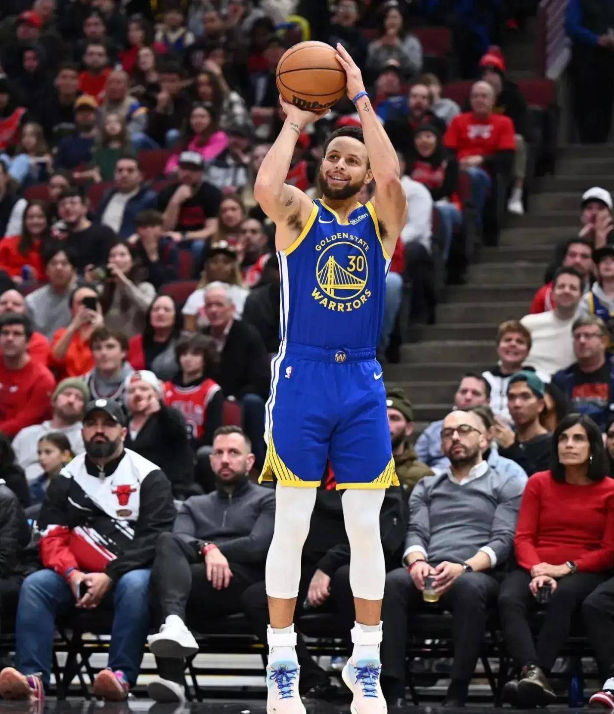 真人娱乐-库里官方宣布晋级下一阶段新规，MAD引发争议！赢得满堂喝彩的简单介绍-真人娱乐