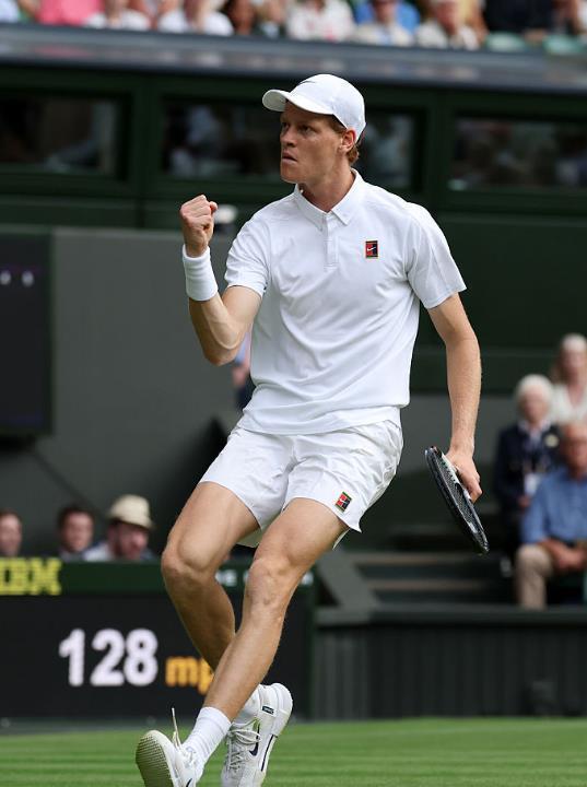 赛事分析-热火教练压力巨大！，德约科维奇遭遇十二持续失利再创辉煌时刻-赛事分析