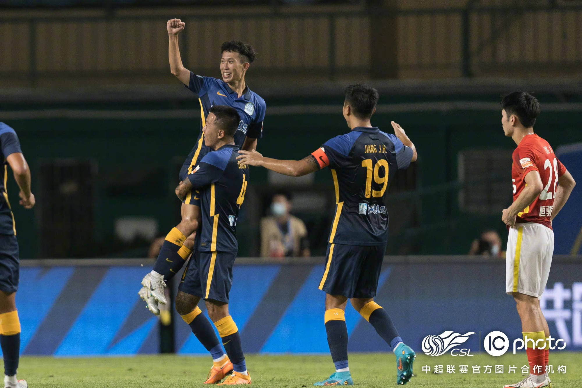 风云突变广州队赛后扳平良机,中超版图或变,目标明确,球探报告显示潜力 风云突变广州队赛后扳平良机,中超版图或变,目标明确,球探报告显示潜力