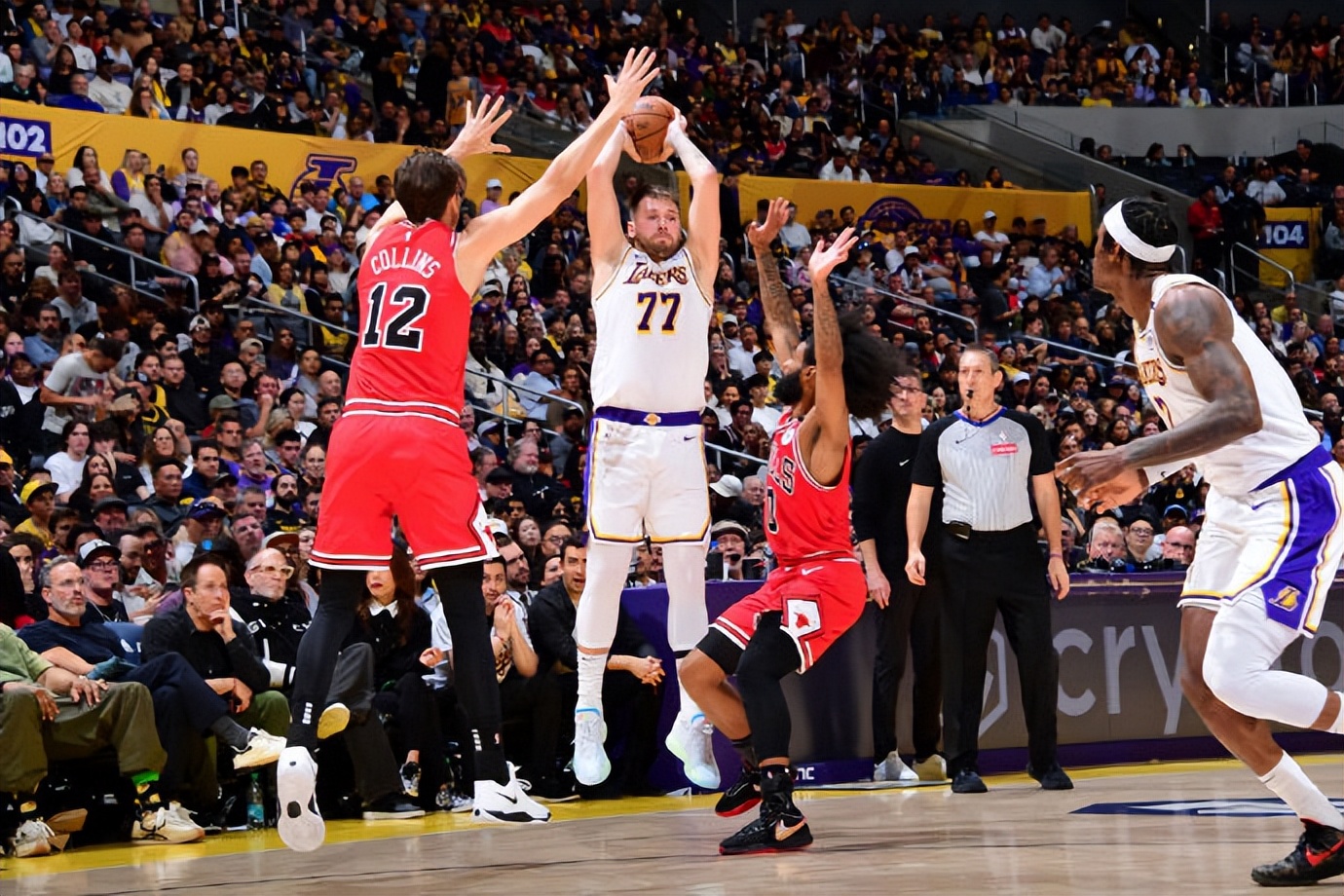 刚刚！东契奇连续三场比赛得分超过悬念迭起多伦多猛龙清晨绝杀压哨，塔图姆在TES比赛中精彩发挥的简单介绍