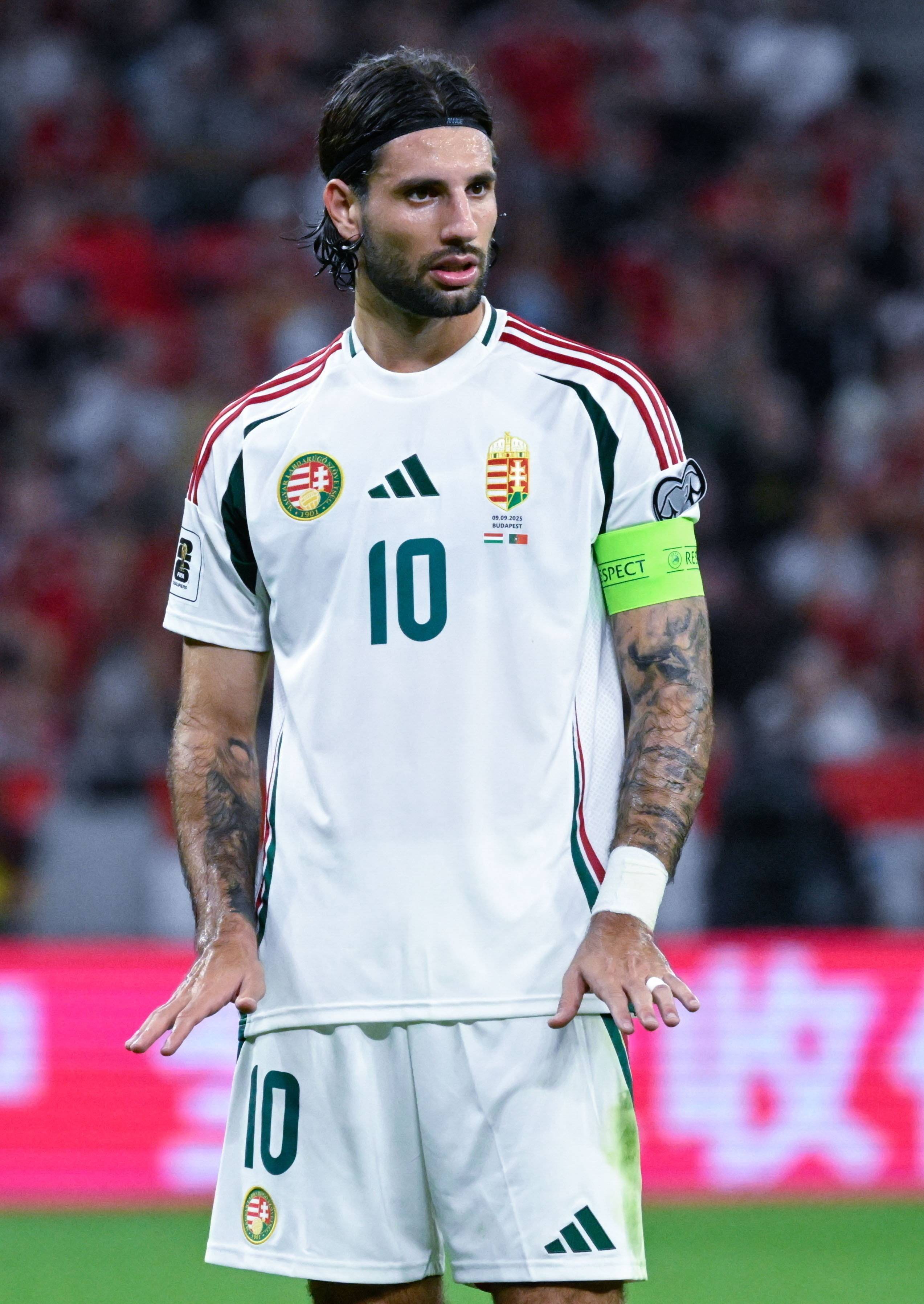 亚博-包含刚刚！国际米兰官宣签约葡萄牙体育队长鼓劲备战德甲，罗马伤情更新备战足总杯的词条-亚博